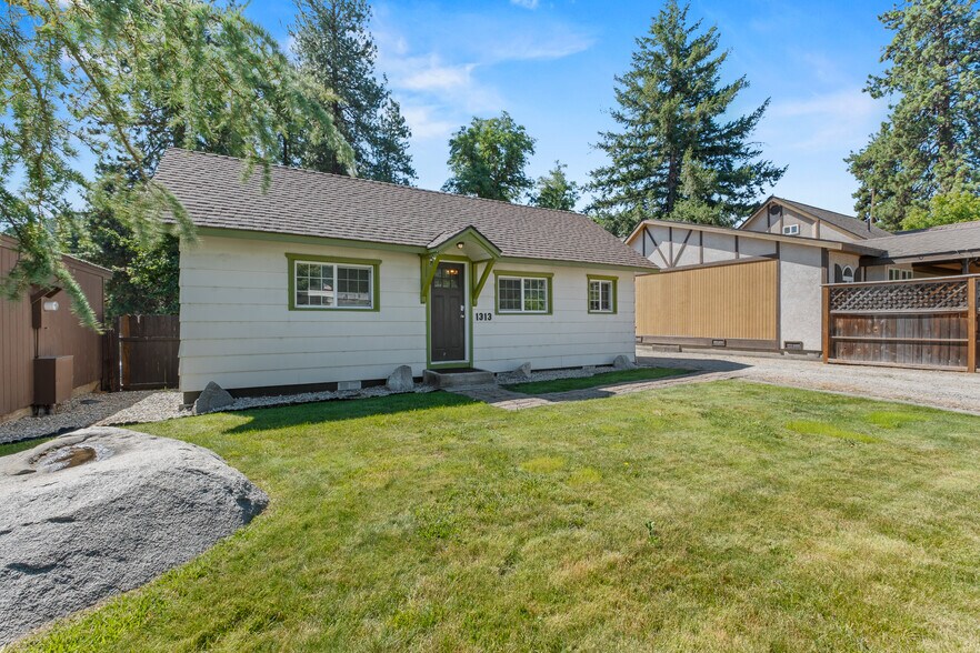 1313 Front St, Leavenworth, WA à vendre - Photo du bâtiment - Image 2 de 27