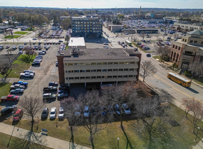 300 3rd Ave SE, Rochester, MN for sale - Building Photo - Image 3 of 146