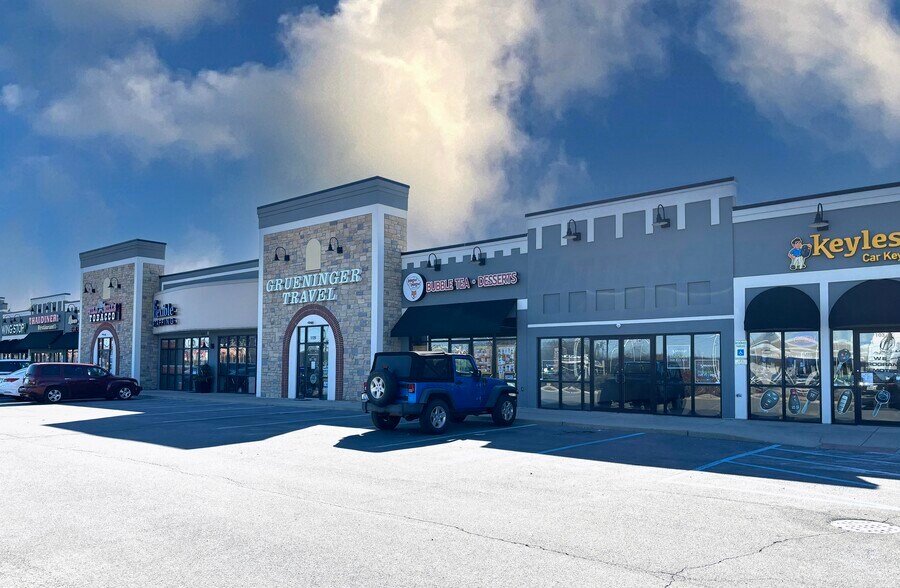 5129 Illinois Rd, Fort Wayne, IN à louer - Photo du bâtiment - Image 2 de 4