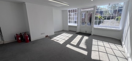 34A Provost St, Fordingbridge for lease Interior Photo- Image 1 of 3