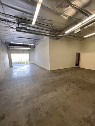 More details for 6430 Variel Ave, Woodland Hills, CA - Industrial for Lease