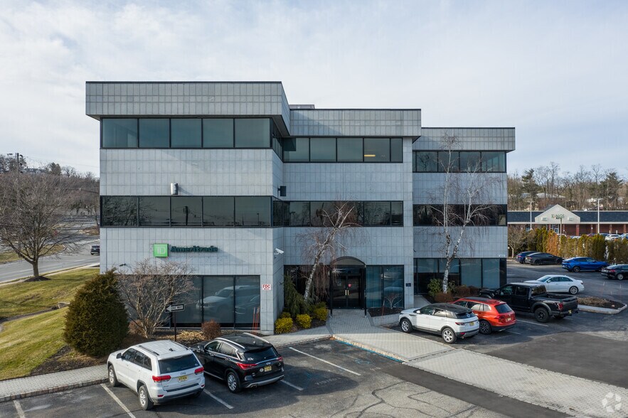 788 Morris Tpke, Short Hills, NJ à louer - Photo du bâtiment - Image 2 de 7