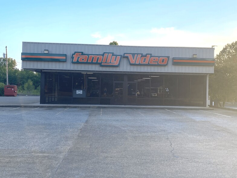 180 Florence Rd, Savannah, TN for lease - Building Photo - Image 2 of 3