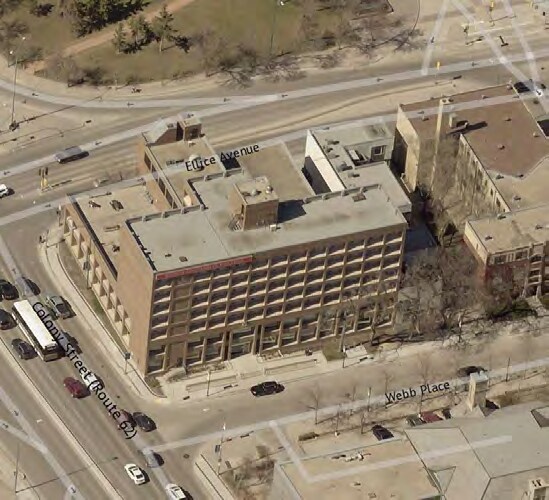 447 Webb Pl, Winnipeg, MB à vendre - Photo du bâtiment - Image 2 de 25