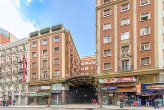 Plus de détails pour Multi-résidentiel à vendre