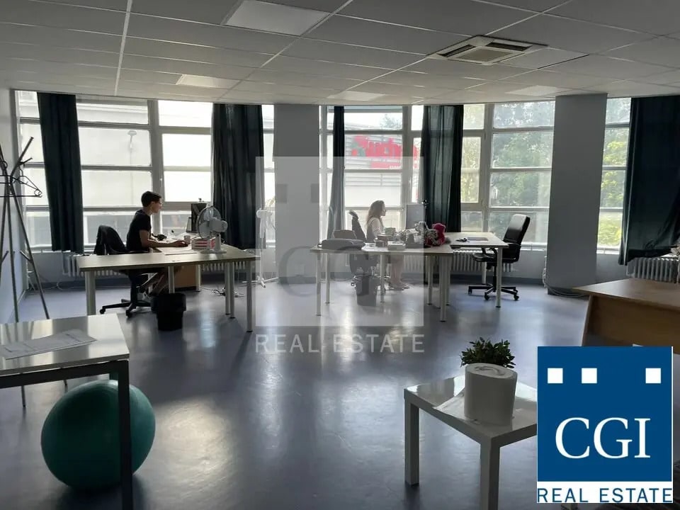 Office in Grenoble for sale Interior Photo- Image 1 of 11