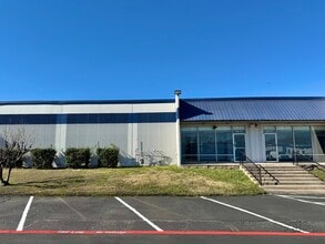605 E Palace Pky, Grand Prairie, TX for lease Building Photo- Image 1 of 8