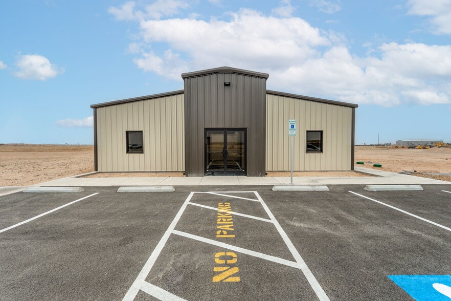 12113 Jordy Rd, Midland, TX for lease - Building Photo - Image 2 of 17