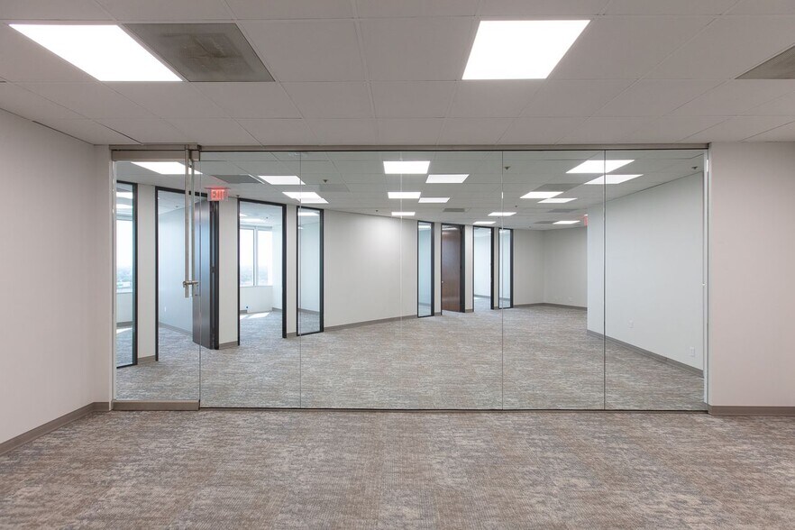 1 Galleria Blvd, Metairie, LA for lease - Interior Photo - Image 2 of 21