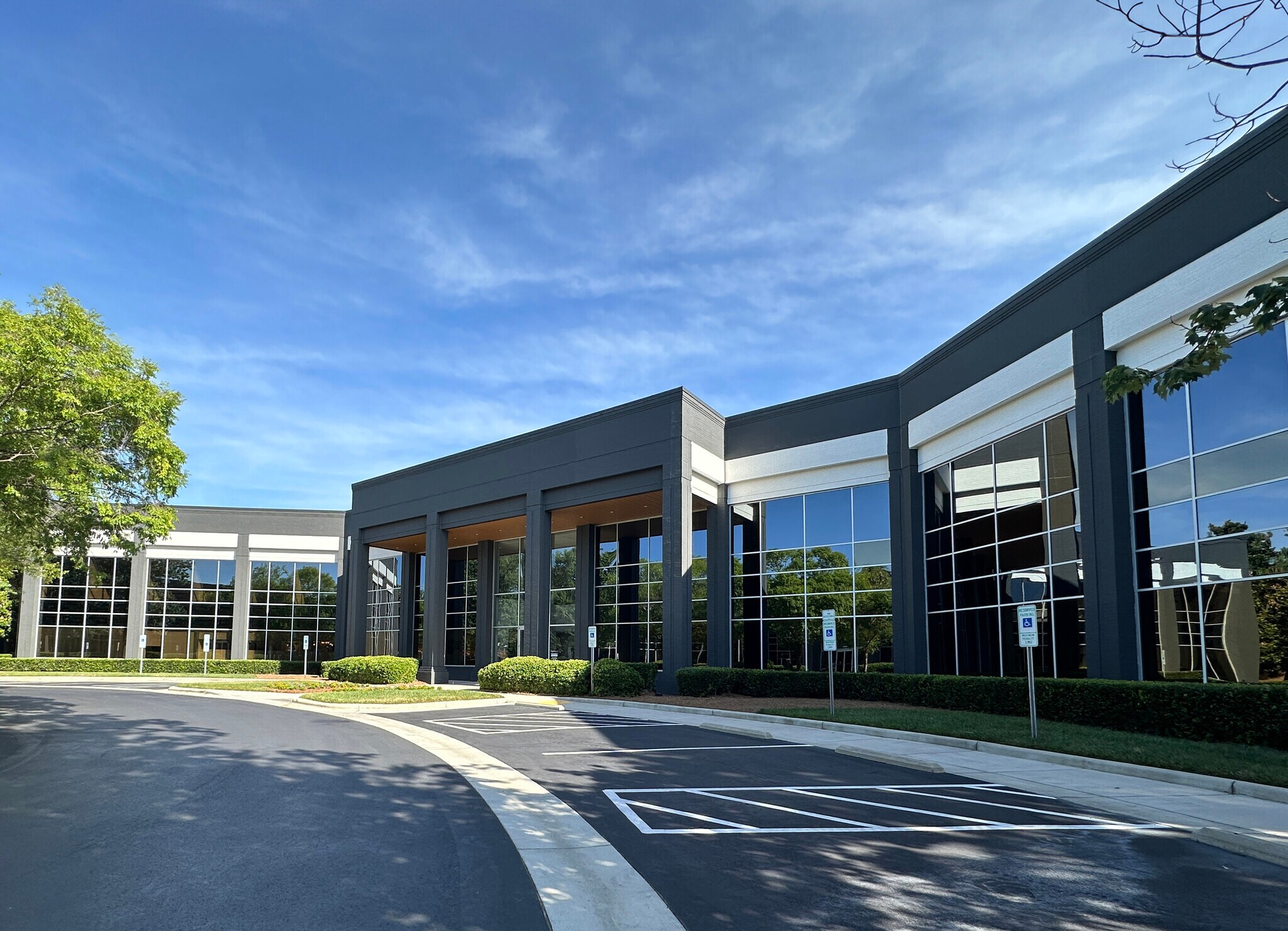 1800 Perimeter Park Dr, Morrisville, NC for lease Primary Photo- Image 1 of 5
