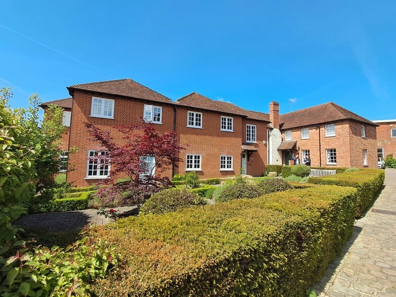 High St, Goring for lease - Building Photo - Image 2 of 9