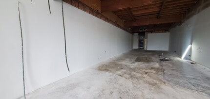2612-2628 E South St, Long Beach, CA for lease Interior Photo- Image 2 of 7