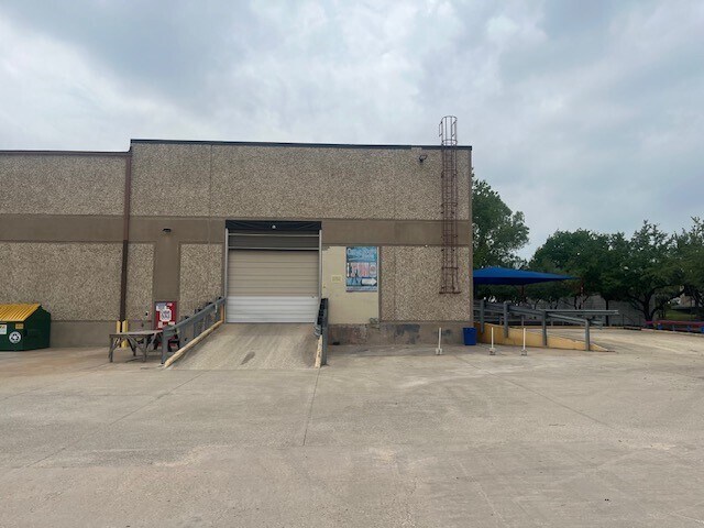 10420 Metric Blvd, Austin, TX à louer - Photo du bâtiment - Image 3 de 19