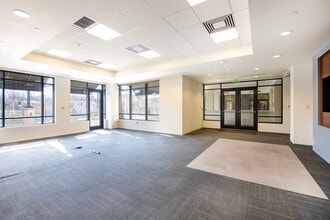 24149-25389 Cedar Rd, Lyndhurst, OH for lease Interior Photo- Image 2 of 9