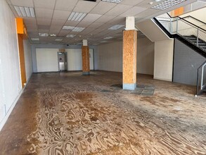 10-16 Carr St, Ipswich for lease Interior Photo- Image 1 of 4