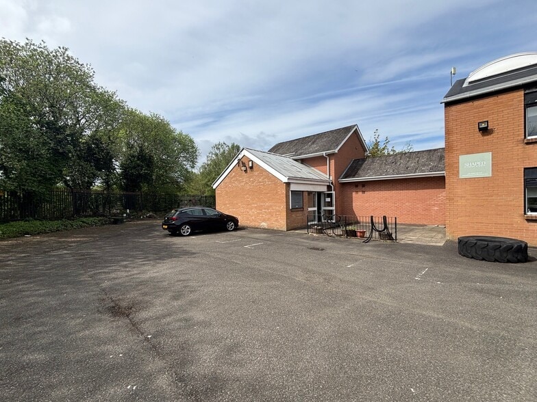 1987 Maryhill Rd, Glasgow for lease - Building Photo - Image 2 of 10