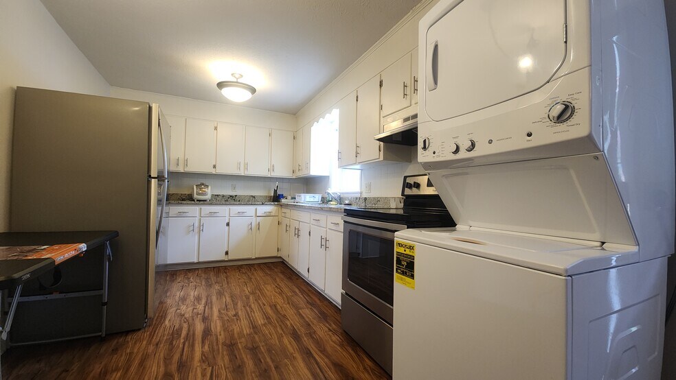 958 College Ave, Harrisonburg, VA à vendre - Photo du bâtiment - Image 3 de 20