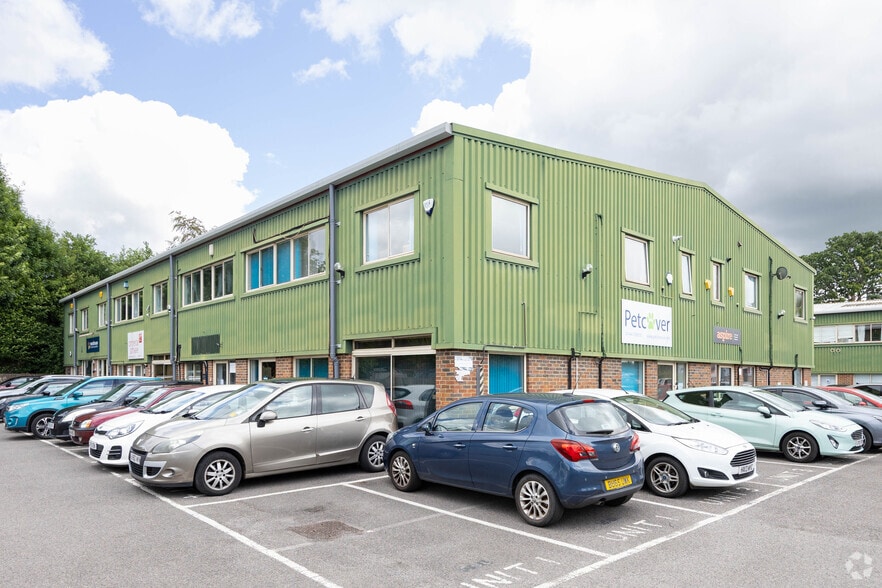 Bridge Rd, Haywards Heath for lease - Primary Photo - Image 1 of 4