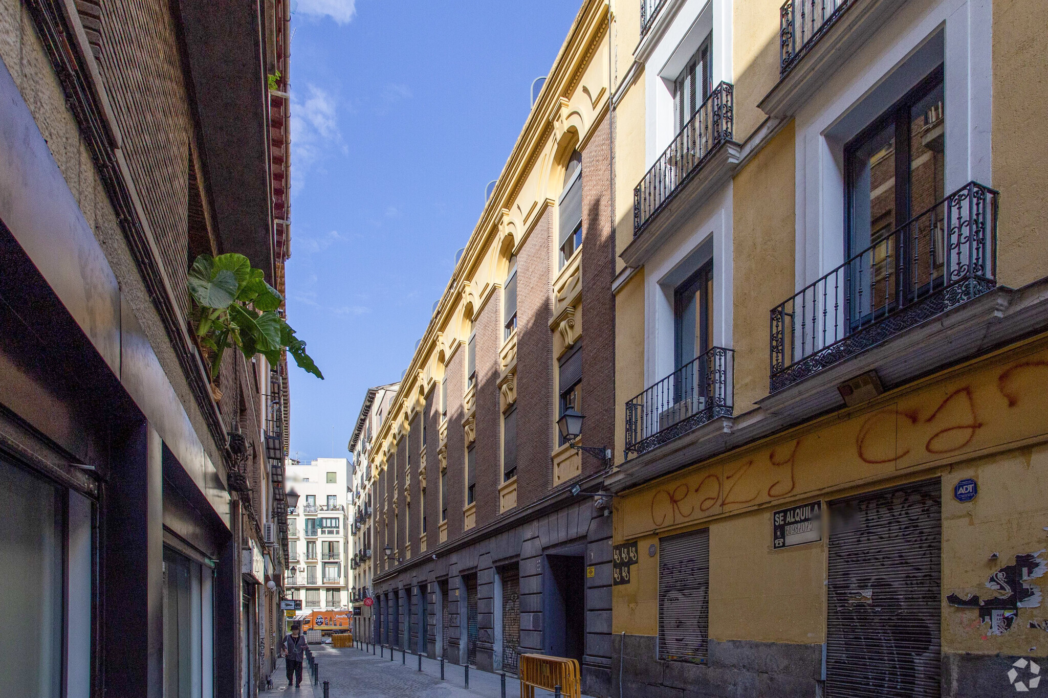 Calle de Juanelo, Madrid, Madrid for sale Primary Photo- Image 1 of 3