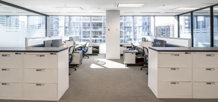 5000 Yonge St, Toronto, ON à louer Photo intérieure- Image 1 de 3