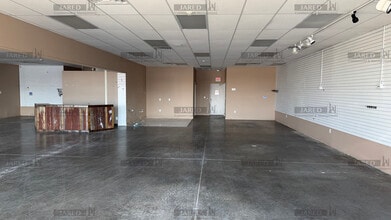 1615 W Highway 76, Branson, MO for lease Interior Photo- Image 2 of 15