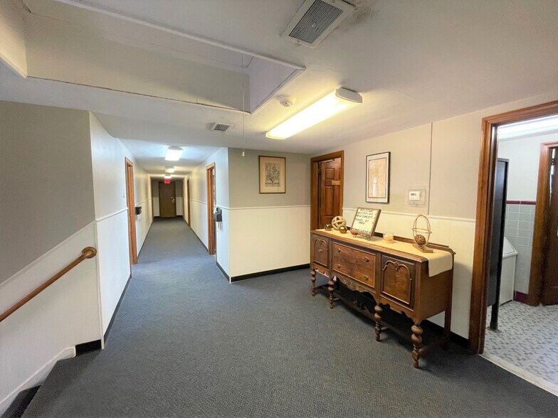 75-87 Market Sq, Newington, CT à louer - Photo intérieure - Image 3 de 11