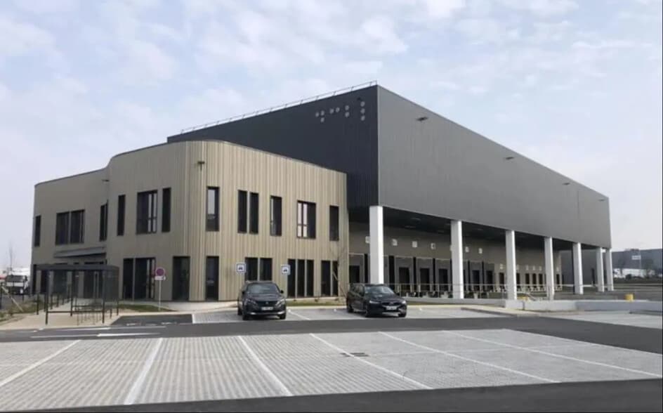 Office in Corbas for lease - Building Photo - Image 1 of 1