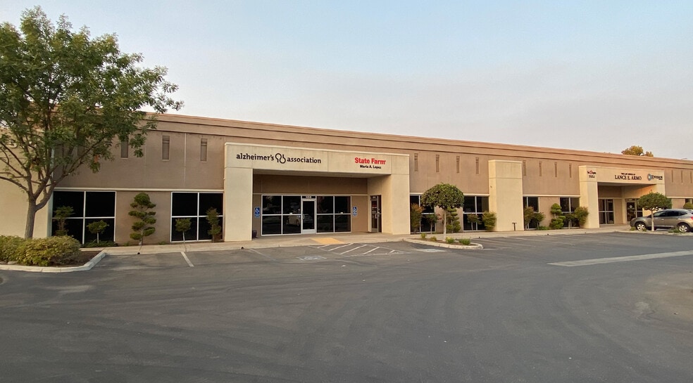 550 W Alluvial Ave, Fresno, CA for lease - Building Photo - Image 2 of 7