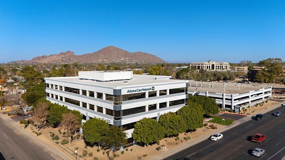 4222 E Thomas Rd, Phoenix, AZ à vendre - Photo du bâtiment - Image 1 de 17
