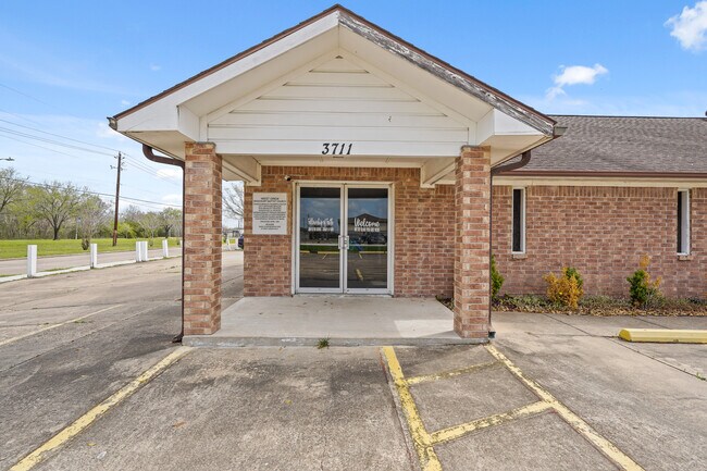 More details for 3711 W Orem Dr, Houston, TX - Specialty for Sale