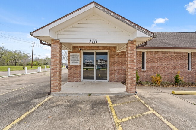 Plus de détails pour 3711 W Orem Dr, Houston, TX - Spécialité à vendre