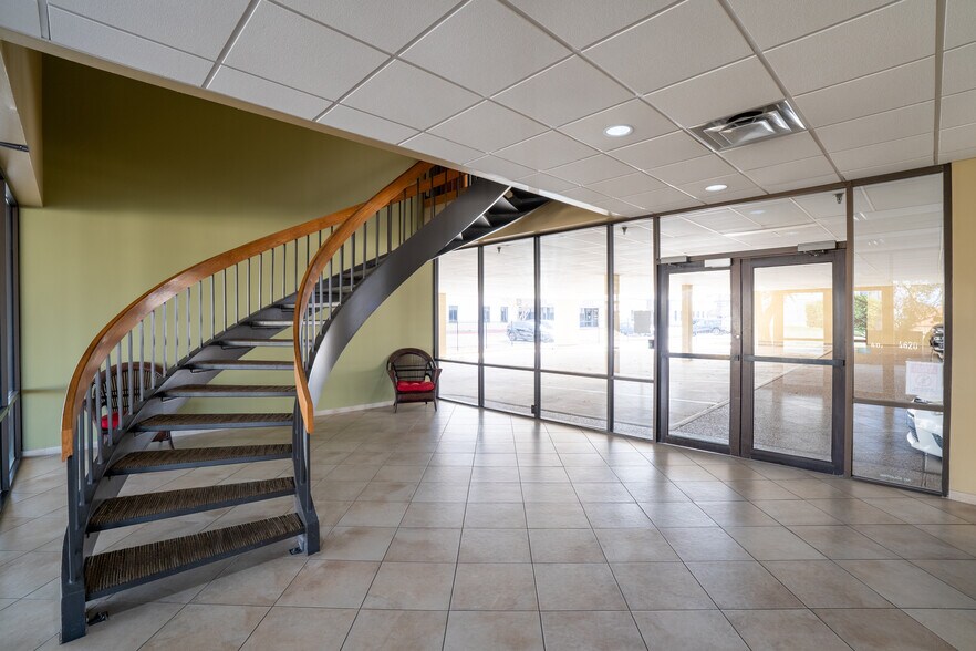 4620 Sunbelt Dr, Addison, TX à vendre - Photo du bâtiment - Image 2 de 10