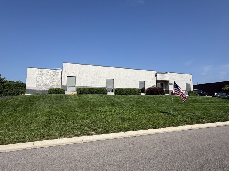 7989 S Suburban Rd, Centerville, OH à vendre - Photo du bâtiment - Image 2 de 18