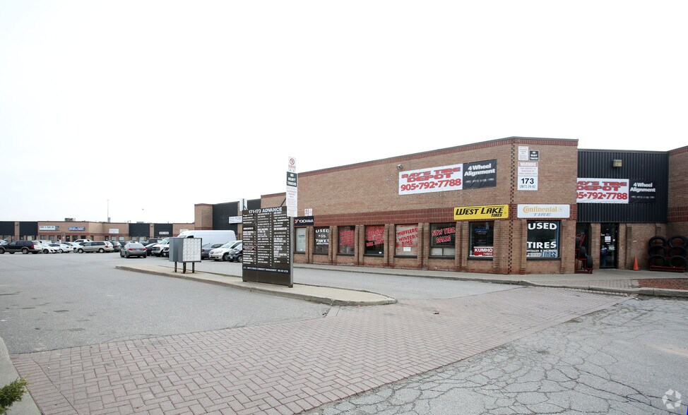 173 Advance Blvd, Brampton, ON à louer - Photo du bâtiment - Image 2 de 4
