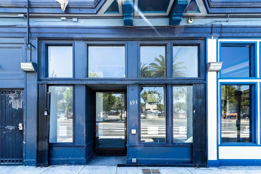 2073-2079 Market St, San Francisco, CA for lease - Building Photo - Image 3 of 10