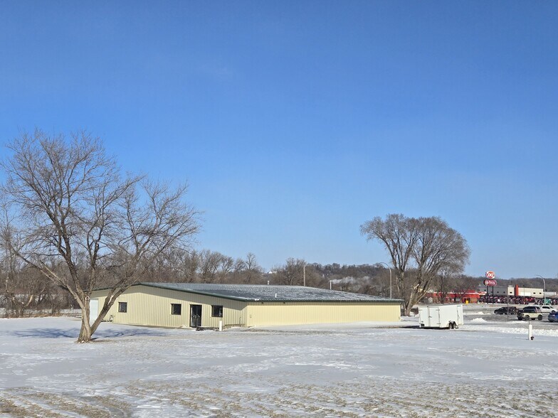 3505 MN-60, Faribault, MN à vendre - Photo du bâtiment - Image 3 de 4