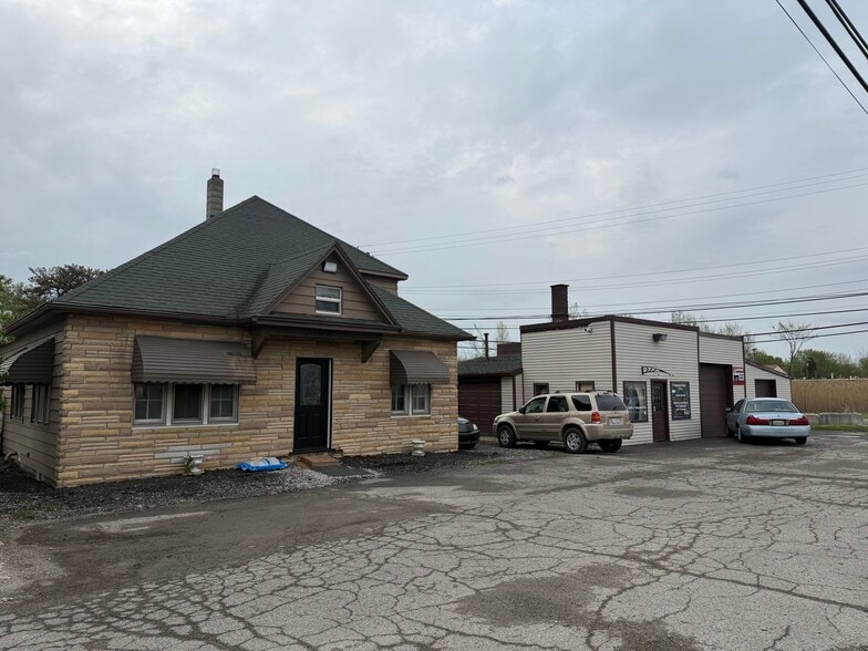 12020 Telegraph, Carleton, MI for lease - Building Photo - Image 2 of 8