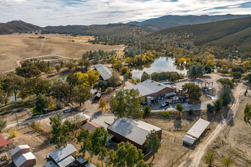 679 Calf Canyon Hwy, Creston, CA for sale - Primary Photo - Image 1 of 1