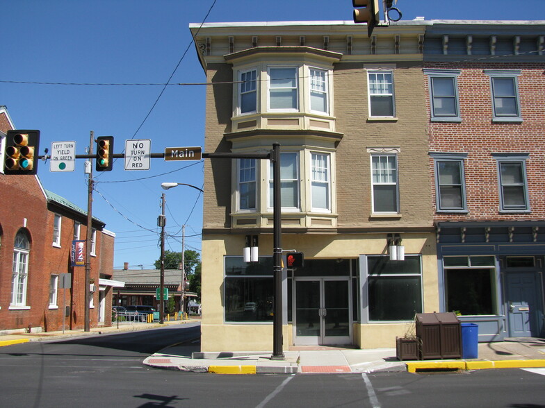 1 E Main St, Mechanicsburg, PA à vendre - Photo du bâtiment - Image 1 de 1