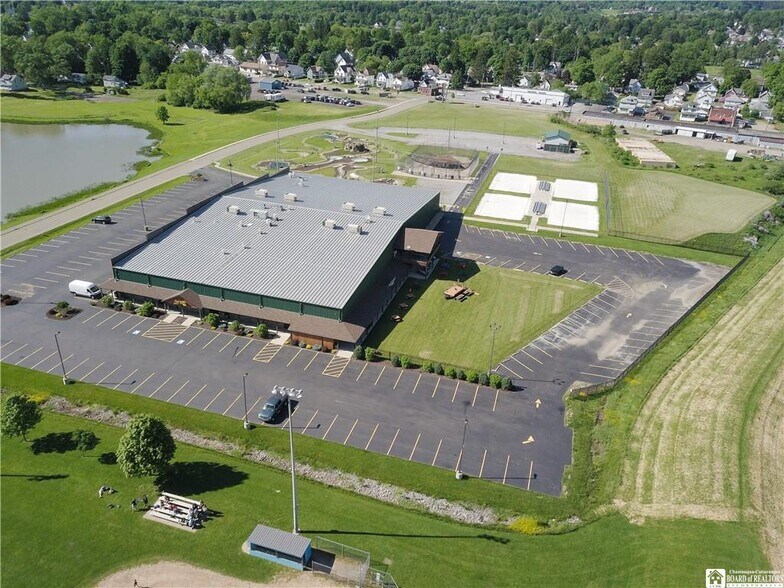 800 E State St, Olean, NY à vendre - Photo du bâtiment - Image 3 de 42