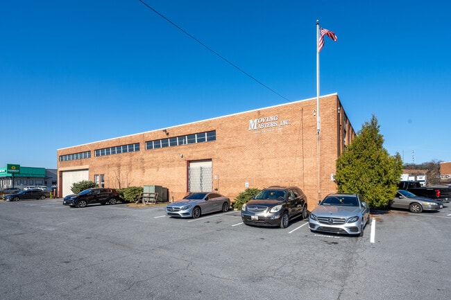 Plus de détails pour 4900 Frolich Ln, Hyattsville, MD - Local d'activités à louer