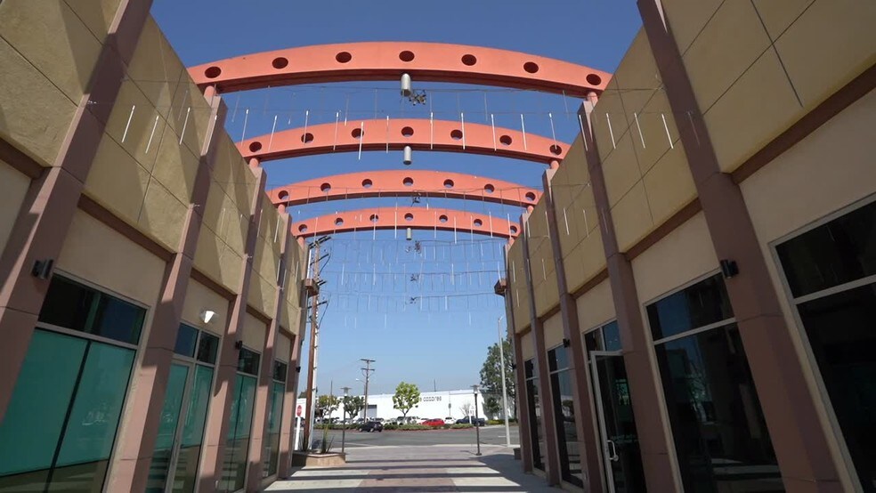 18506-18598 Gale Ave, City Of Industry, CA à louer - Vidéo sur l’inscription commerciale - Image 2 de 11