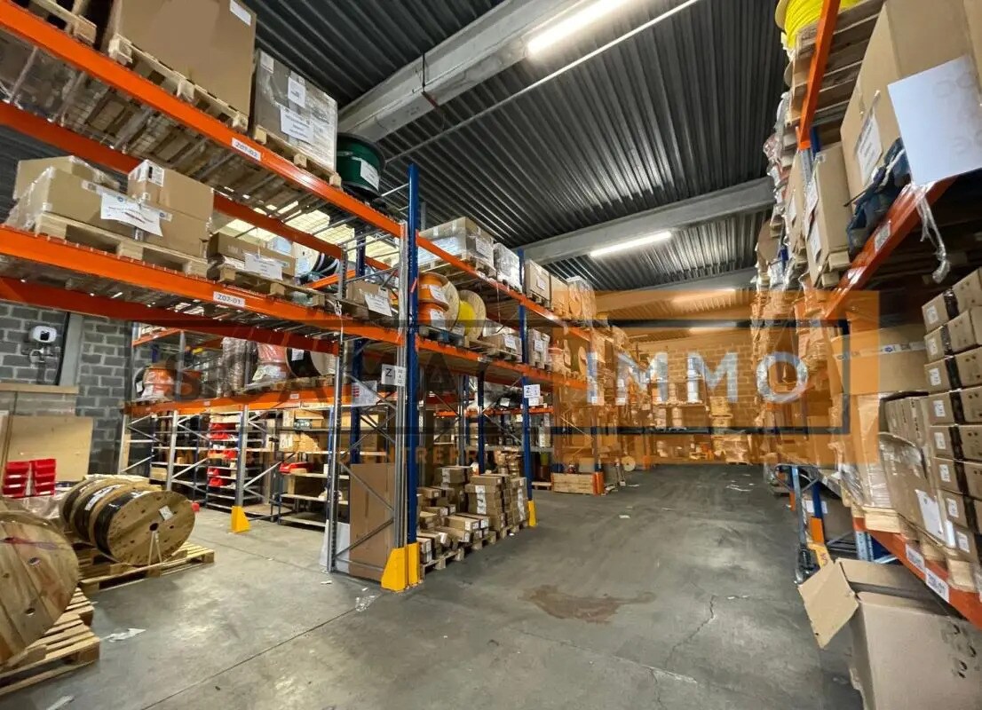 Industrial in Noisy-le-Grand for lease Building Photo- Image 1 of 11