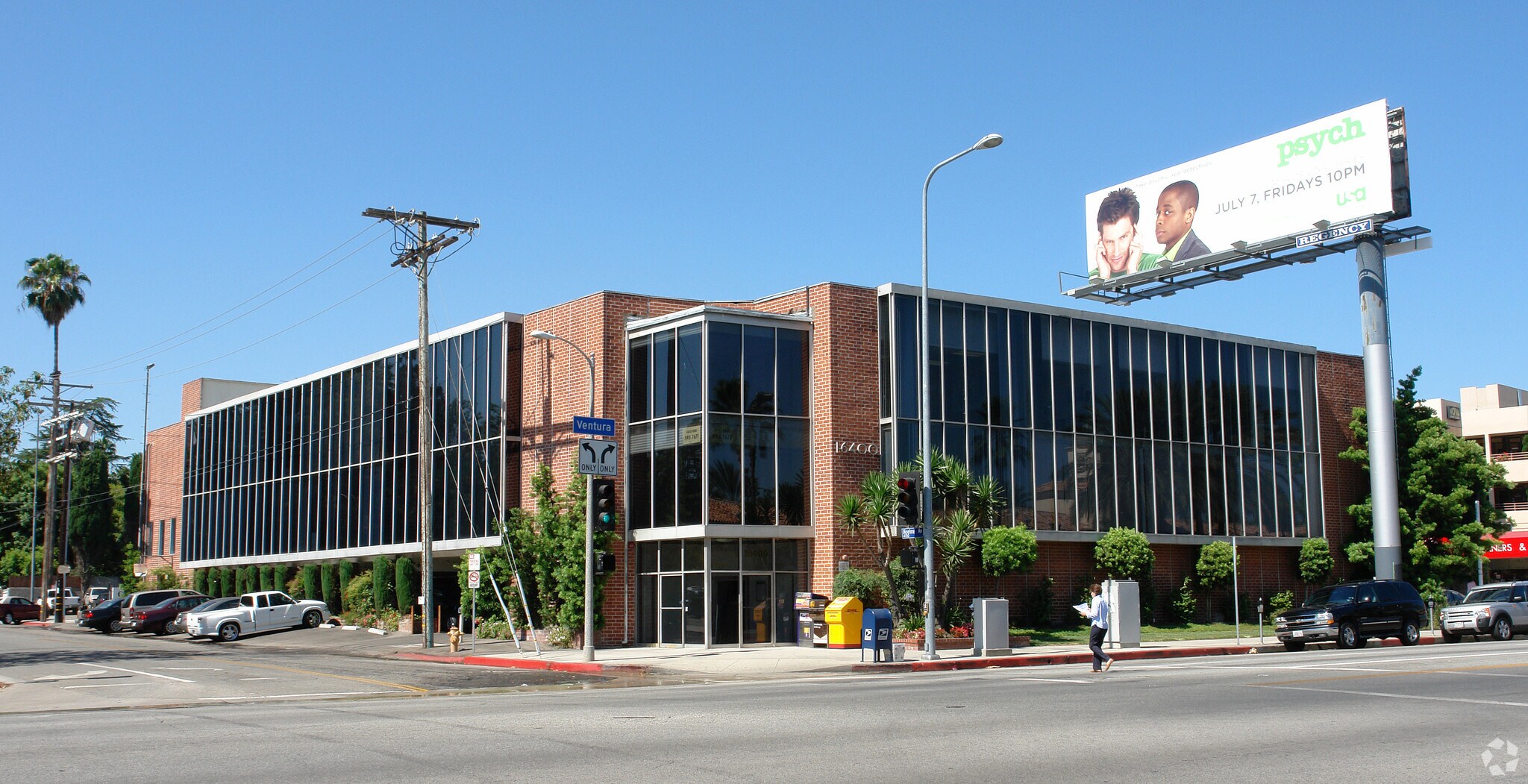 16400 Ventura Blvd, Encino, CA à louer Photo principale- Image 1 de 6