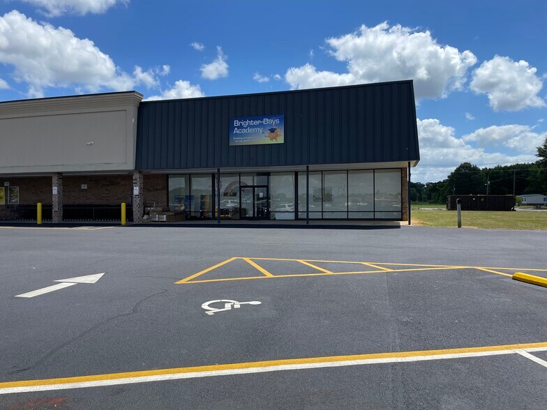 91 Food Lion Rd, Scotland Neck, NC à louer - Photo du bâtiment - Image 1 de 5