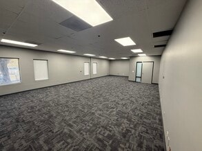 21350 Lassen St, Chatsworth, CA for lease Interior Photo- Image 2 of 3