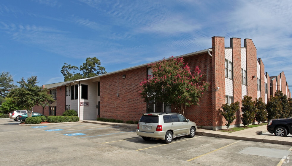 2133 Silverside Dr, Baton Rouge, LA à louer - Photo du bâtiment - Image 2 de 4