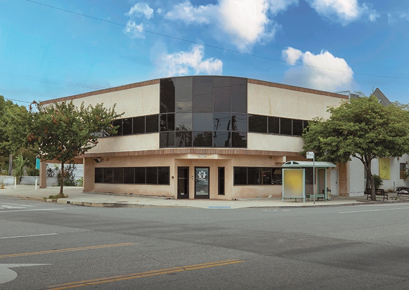 2725 W Burbank Blvd, Burbank, CA for lease Building Photo- Image 1 of 11