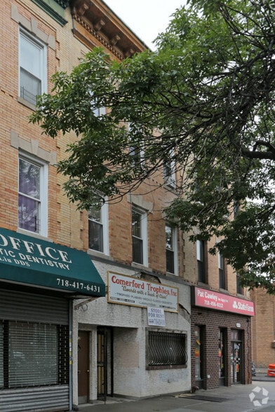 6717 Myrtle Ave, Glendale, NY for sale - Building Photo - Image 2 of 2