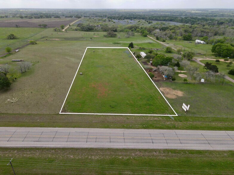 Highway 90A, Shiner, TX à vendre - Photo du bâtiment - Image 2 de 16